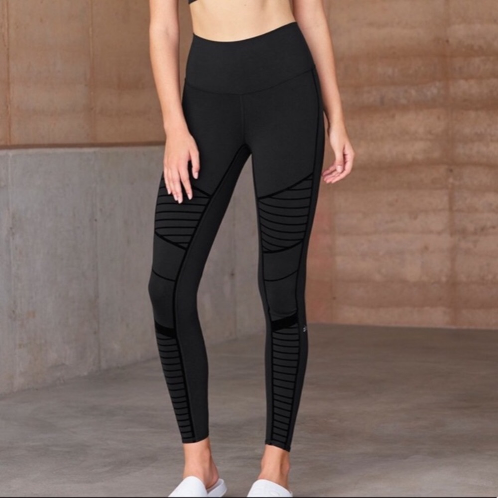 NWT Alo Yoga M Black Flocked High Moto Leggings